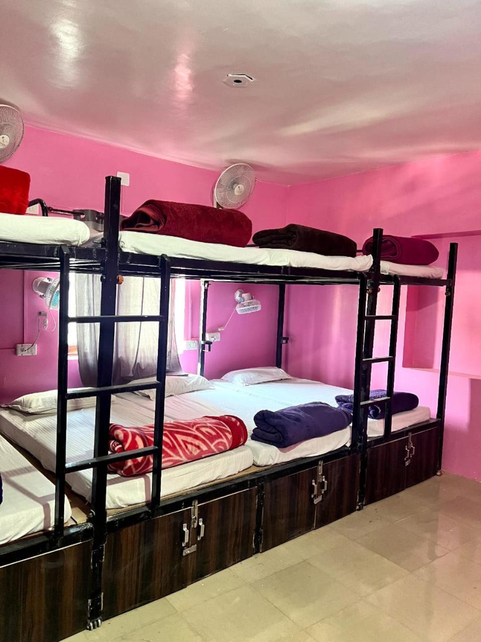 The Hostel Crown ウダイプル エクステリア 写真